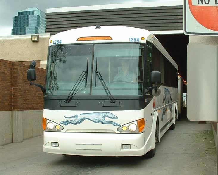 Greyhound Canada MCI D4505 1264